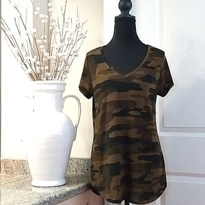 Lucky Brand Camouflage Short Sleeve Tee. Size Medium